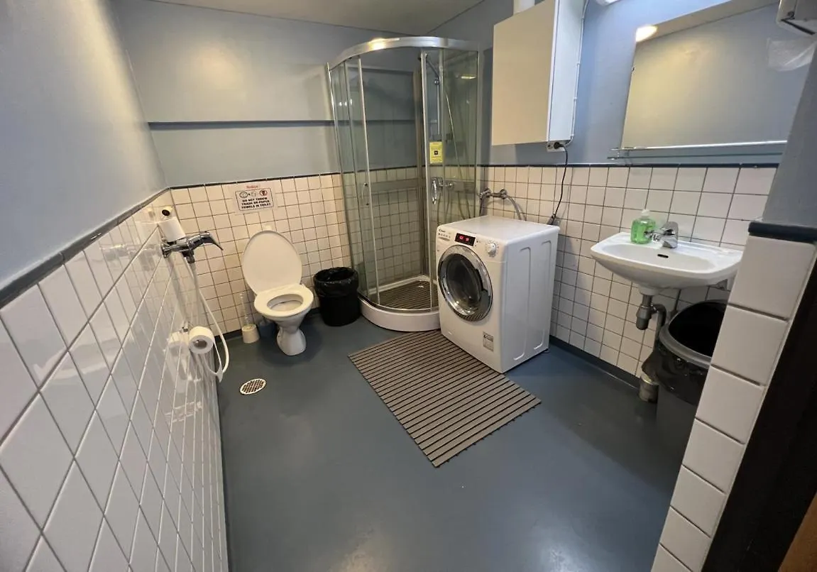 Office House Services 224 Helsinki Hostel